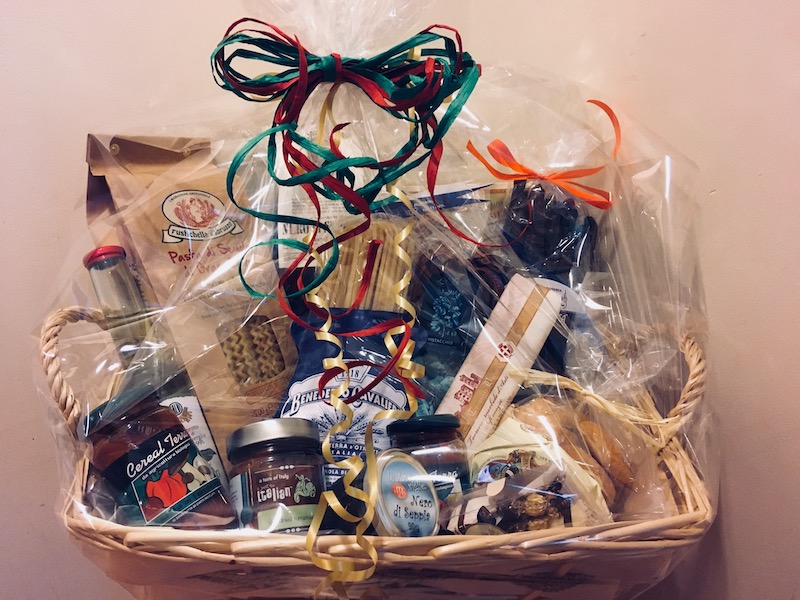 Large Gift Hamper Amaretto Deli