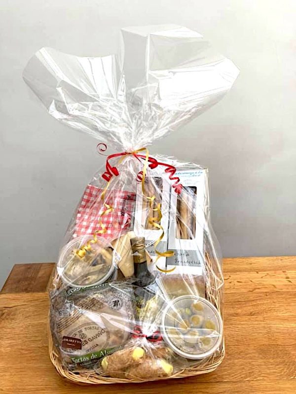 Mixed hamper goodies